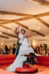 0EDA7B49 8D2E 4DD0 9838 01369384FFAD 1 105 c 1760580519 Mechanical Bull